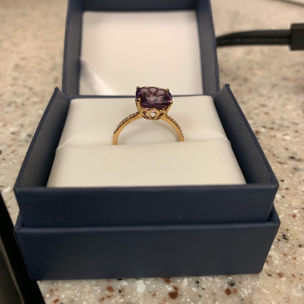 Gold 14K ring Amethyst, Size 8!!!